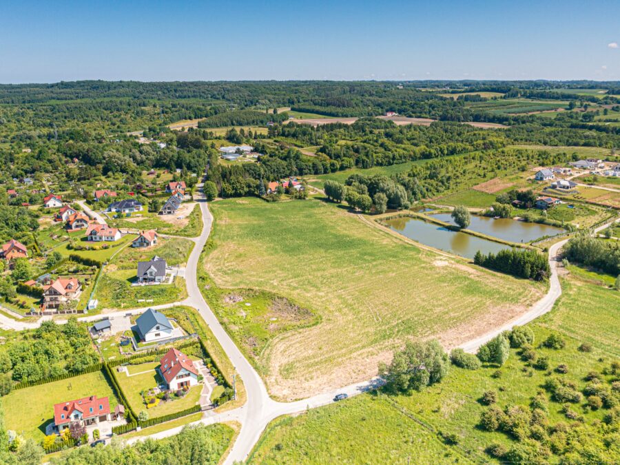 Zabudowa jednorodzinna i zieleń w Gronowie Górnym